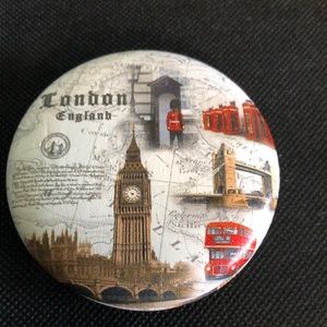 London England Souvenir Compact Mirror